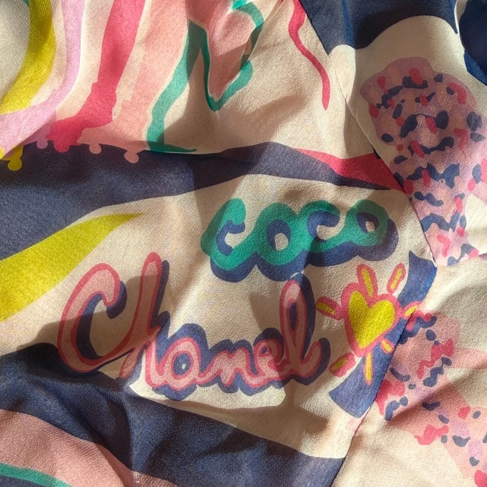 CHANEL LA Disco Barbie Cruise Collection Shorts - Picture 4 of 12